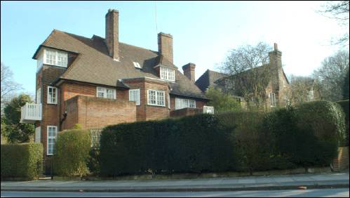 Gates Hse Wyldes Close b